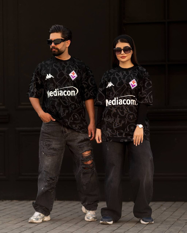 تیشرت مردانه فیورنتینا قواره لش – رنگ مشکی – مدل هواداری باشگاه فیورنتینا – جنس مچنیست سنگشور