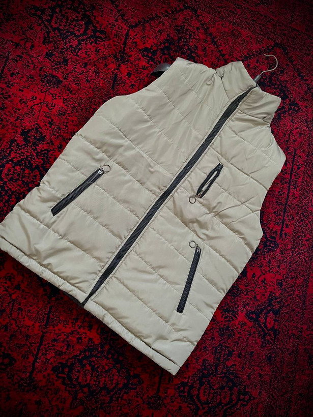 پافر مردانه دو رو صدری و مشکی، طراحی اسپرت و شیک، مناسب استایل روزمره زمستانی با سه سایز مختلف