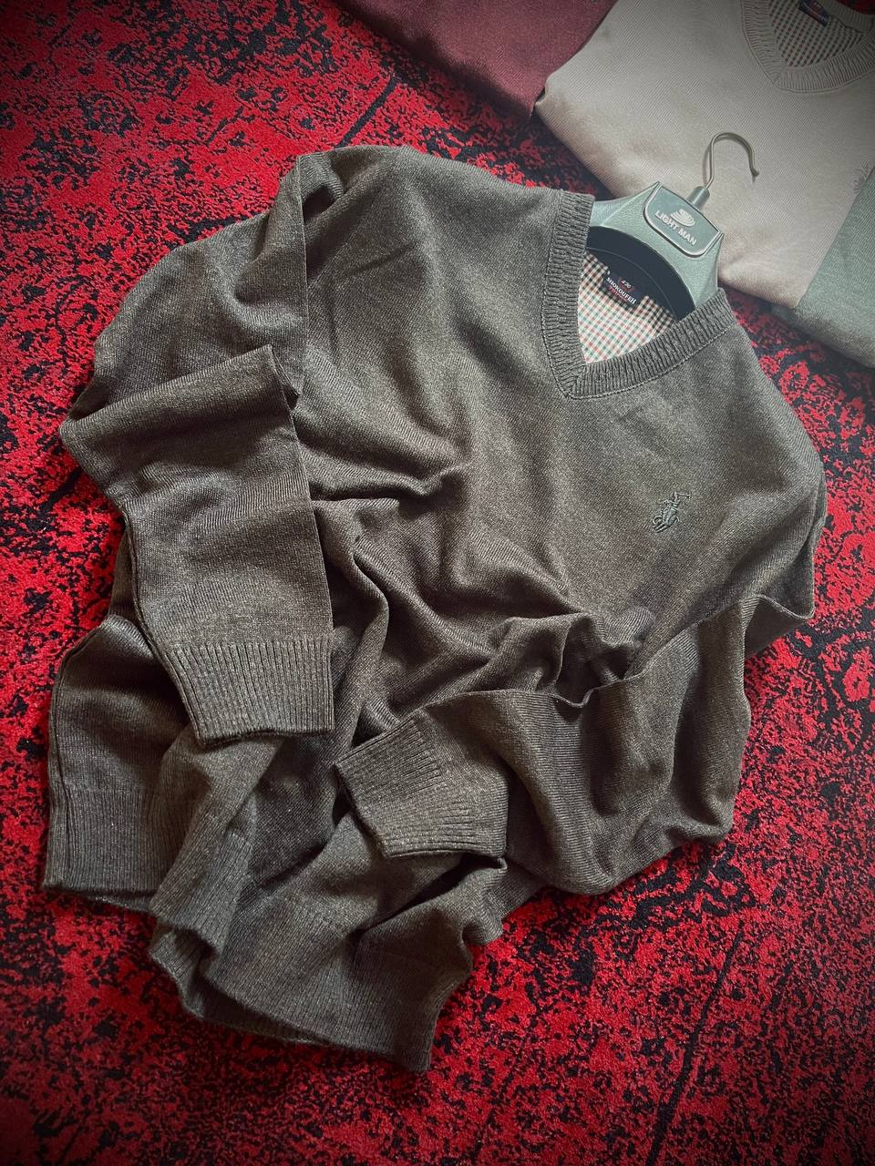 . بافت مردانه نخ پنبه اکرلیک یقهوی رنگ قهوهای سوخته