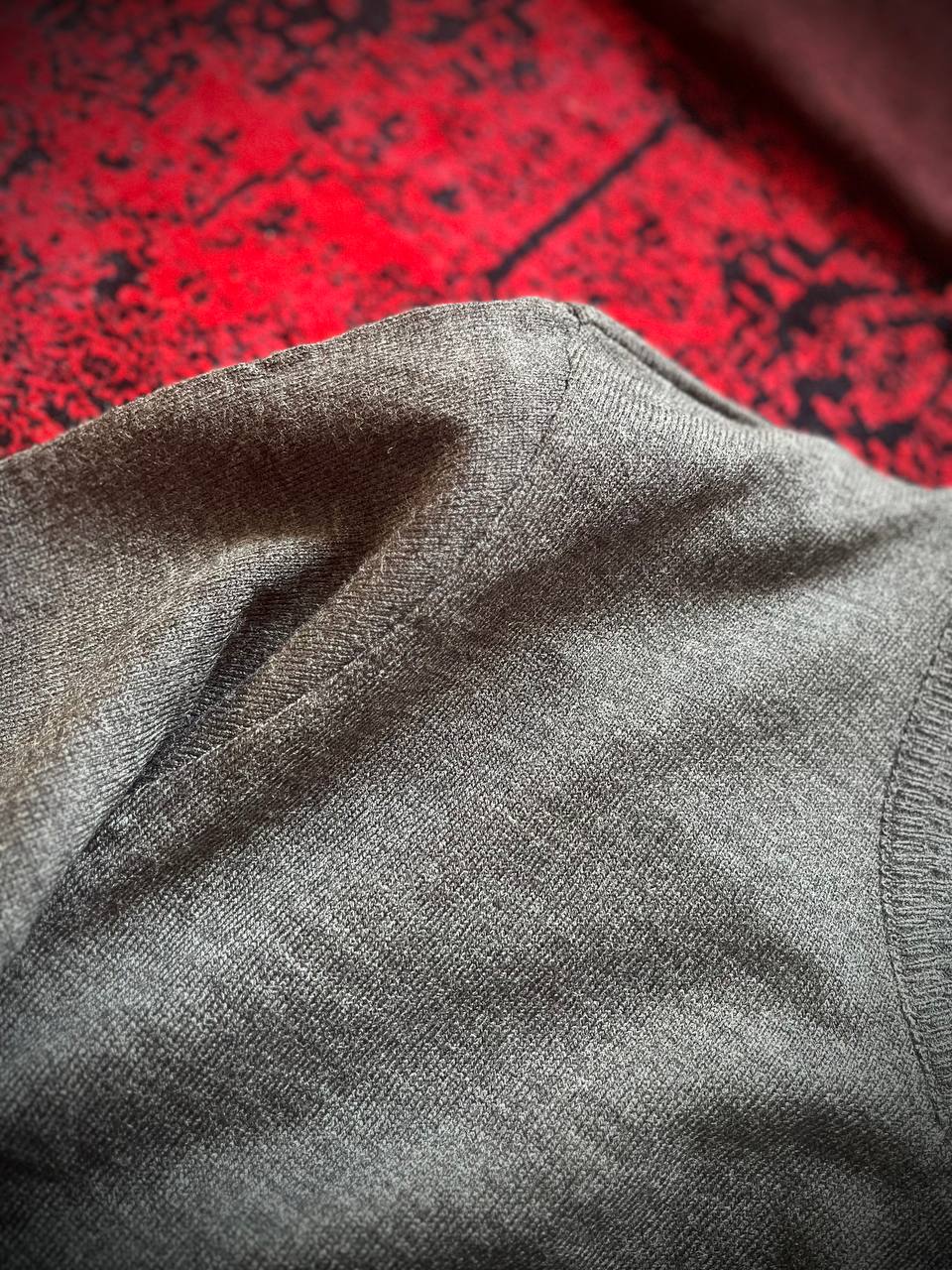 . بافت مردانه نخ پنبه اکرلیک یقهوی رنگ طوسی تیره