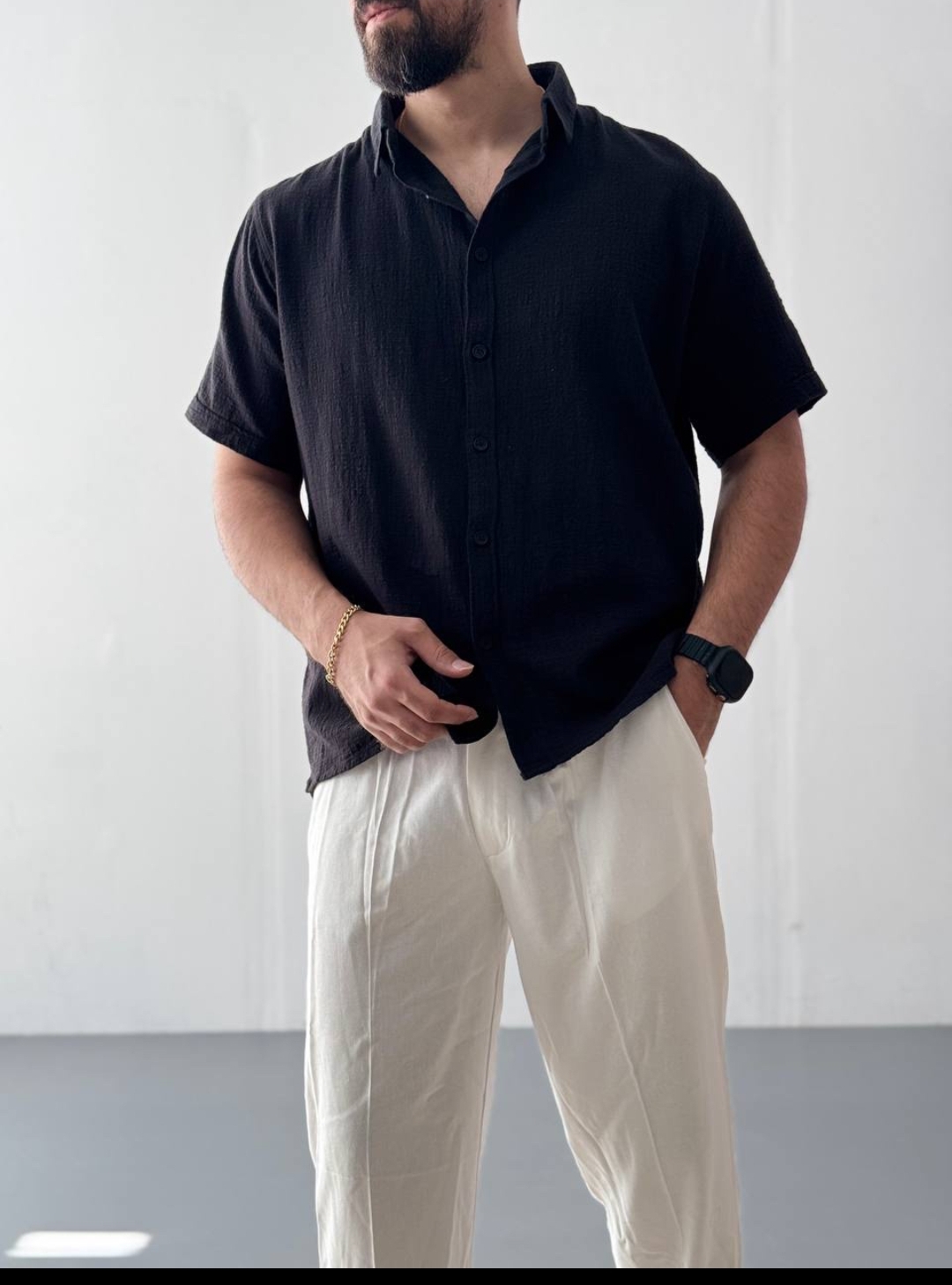 پیراهن مردانه لنین مشکی ساده با دوخت تمیز و پارچه خنک تابستانی